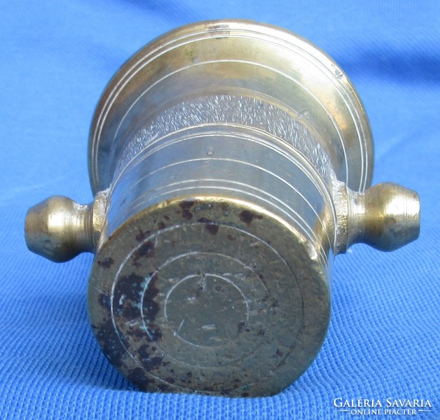 Mini copper mortar without pestle, 5.5 cm high, diameter 5 cm.