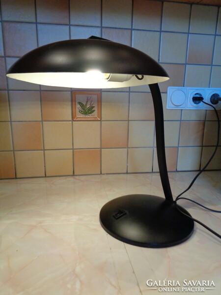 Design alaska lux table lamp