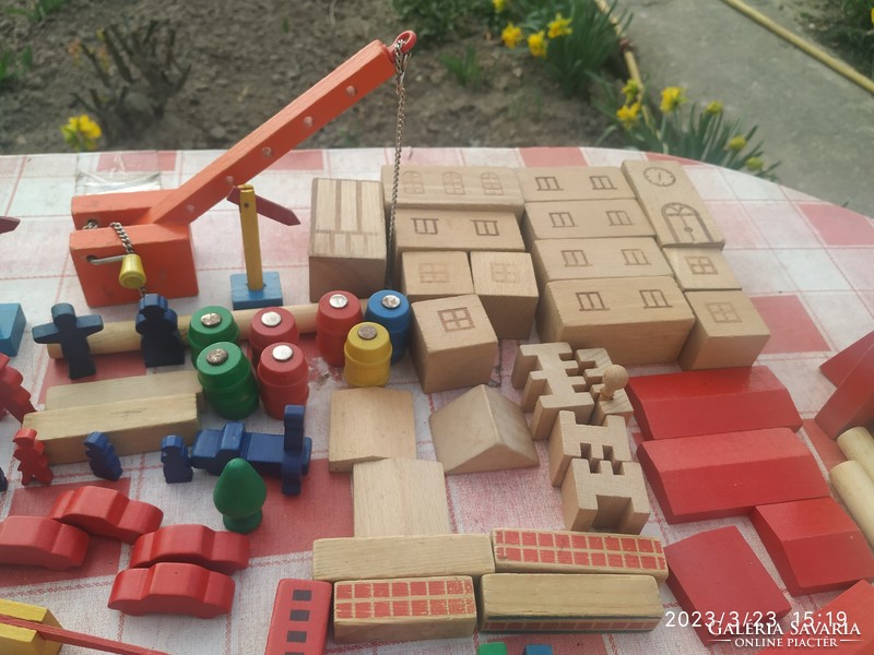 Wooden building toy for sale! 71 pcs retro wooden game