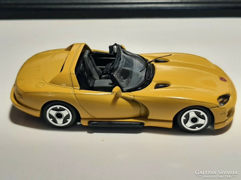 Burago viper rt/10 dodge 1/43 Italian small car model, model