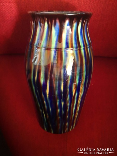 Bright glazed ceramic vase in Mezőtúr, Turkish László