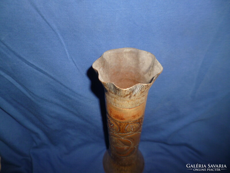 Régi réz kézzel díszített katonai hüvely váza