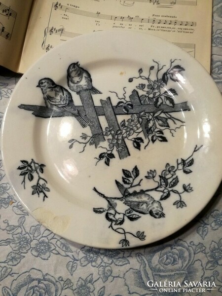 Antique faience plate with birds - 23.5 cm - art&decoration