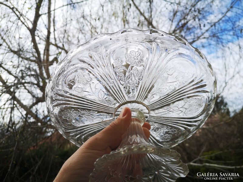 Beautiful antique decorative table centerpiece offering, cake plate glass decorative convex flower decoration