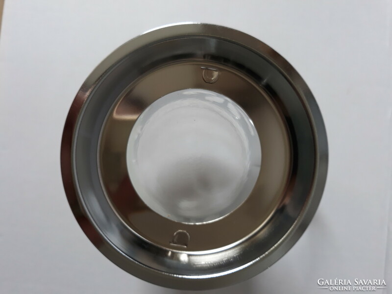 Új teáscsészék rozsdamentes acélból és üvegből (2,5 dl)