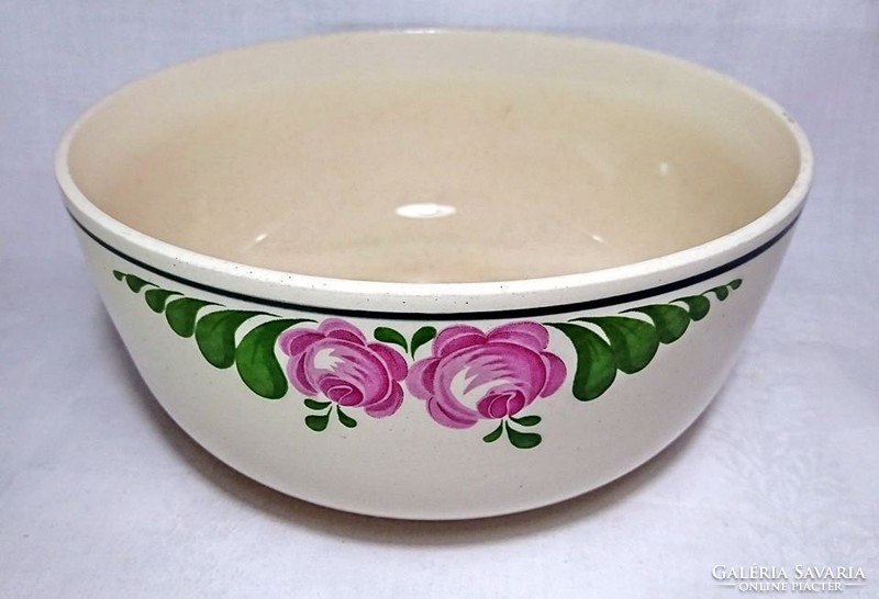 Ddr 2pcs pink and green leaf painted faience in nice large size bowl.