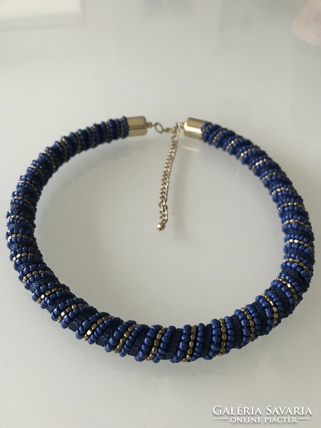 Neck blue with gold and cobalt blue twisted string of pearls, 43 + 9 cm