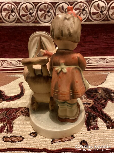 Babakocsis kislány antik Hummel porcelán figura