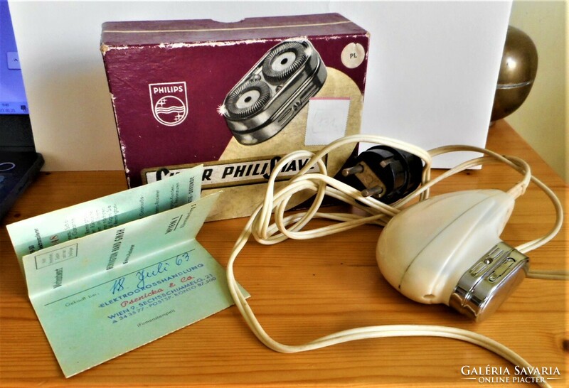 Old philips electric shaver in box (1963, retro)