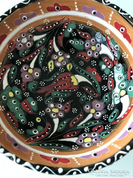 Hand-painted ceramic bowl, 16 cm diameter