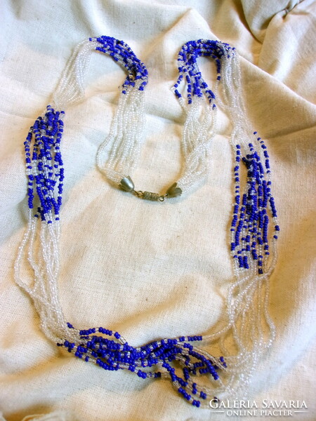 Art deco nyolcsoros kék-fehér üveg gyöngysor nyaklánc 80 cm