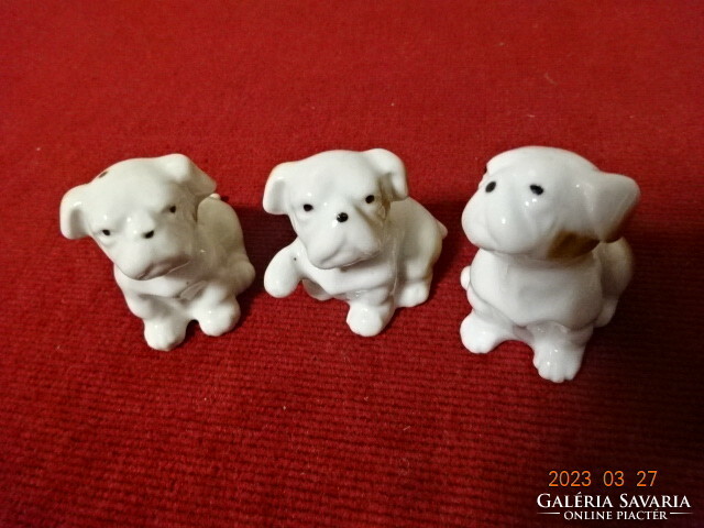 German porcelain puppy, three pieces, one kind. Jokai.