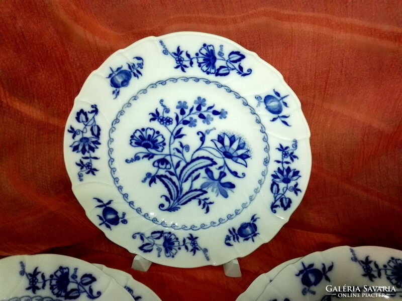 Antik, hagyma mintás porcelán  lapos tányér, 1789 Schlaggenwald.