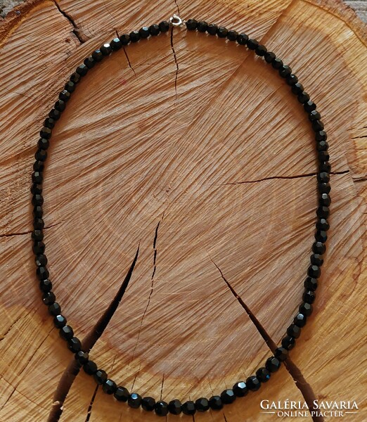 Beautiful faceted onyx necklace