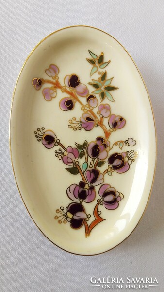 Zsolnay decorative bowl, with a small pink flower (no. 23/122.)