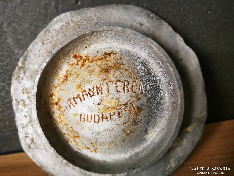 Hirmann Ferenc gyárából hamutartó