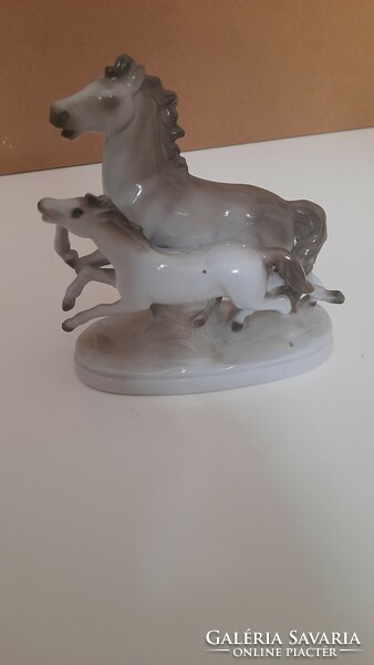 Antik Schaubach Kunst porcelán lovak