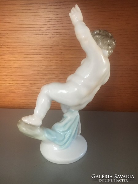 Herend peeing boy - statue of György Nemes