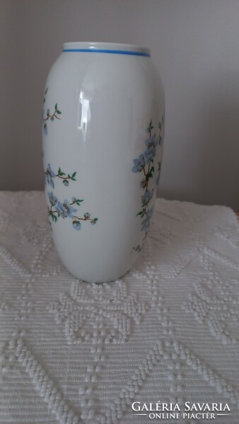 Hollóházi jelzett porcelán váza 16,5 X 6,5 cm