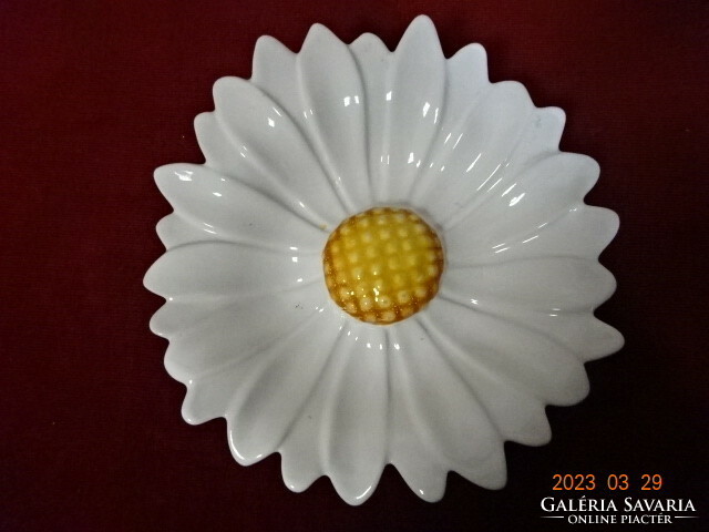 German glazed ceramic, sunflower pattern centerpiece, diameter 21 cm. Jokai.