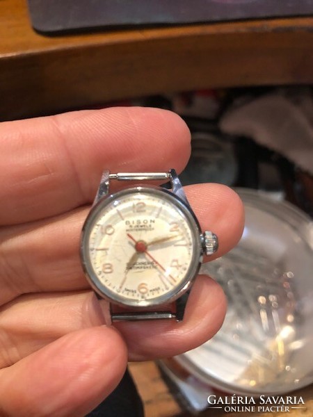 Bison women's vintage wristwatch, 5 stones, in working condition.