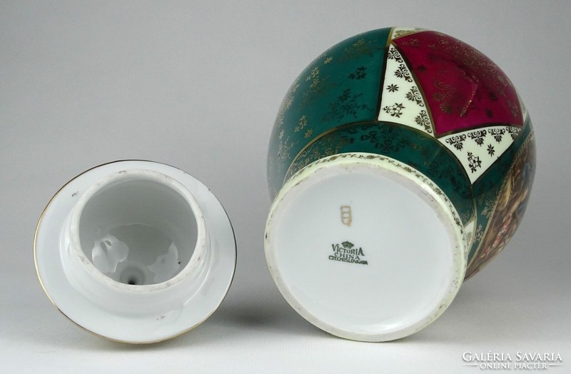 1M502 Régi Victoria porcelán urnaváza allegorikus jelenettel 27 cm