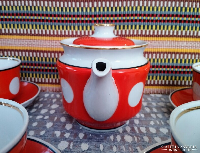 Pöttyös porcelán teáskészlet a 60'-as évek Szovjetúniójából.