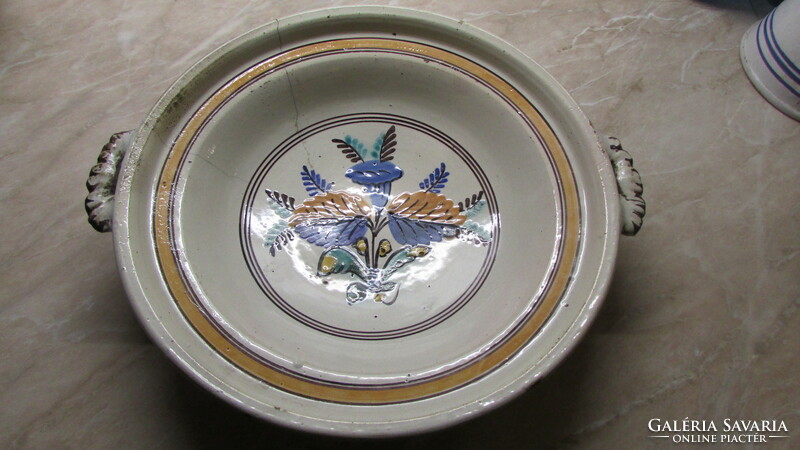 Antique pewter-glazed ear bowl.