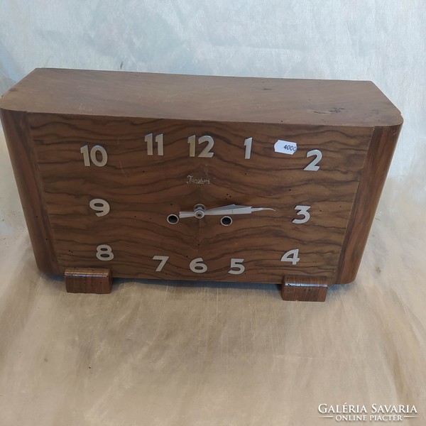 Retro table clock