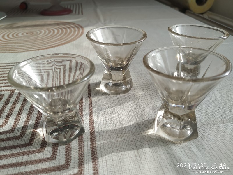 4 art deco drinking glasses for sale! Broken glass square glasses 4 pcs