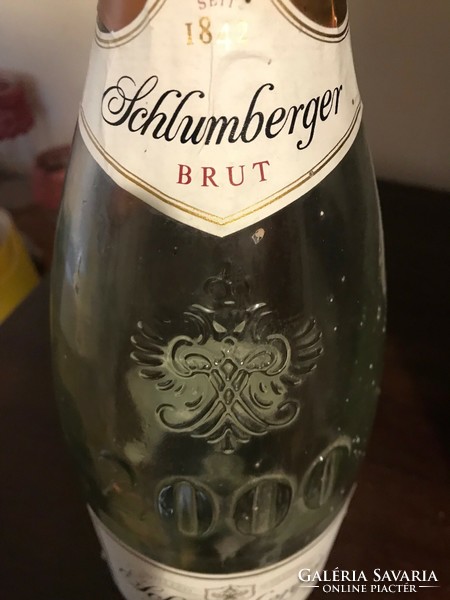 Schlumberger BRUT üvegpalack.Törés-repedés mentes állapotban. 38 cm magas és a körmérete:35 cm
