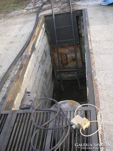 M7 Régi Vasúti betontalp  52 db feszített vassal árok fölé térbeton,kerítés szerelőakna készítéséhez