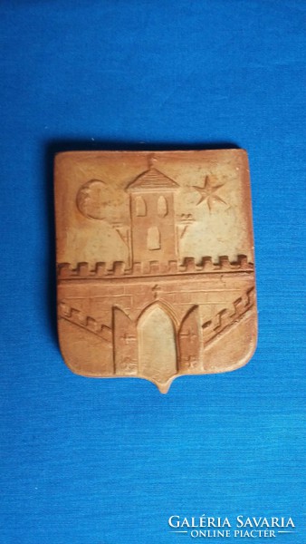 Terracotta plaque: coat of arms of Szombathely