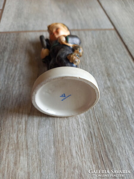 Pompás Goebel Hummel porcelán szobor: kéményseprő fiú (10,5 cm)