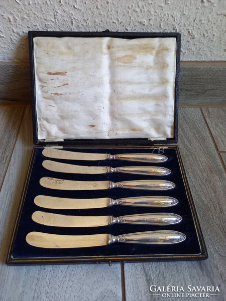 Antique silver-handled butter knife set, in box (1918)