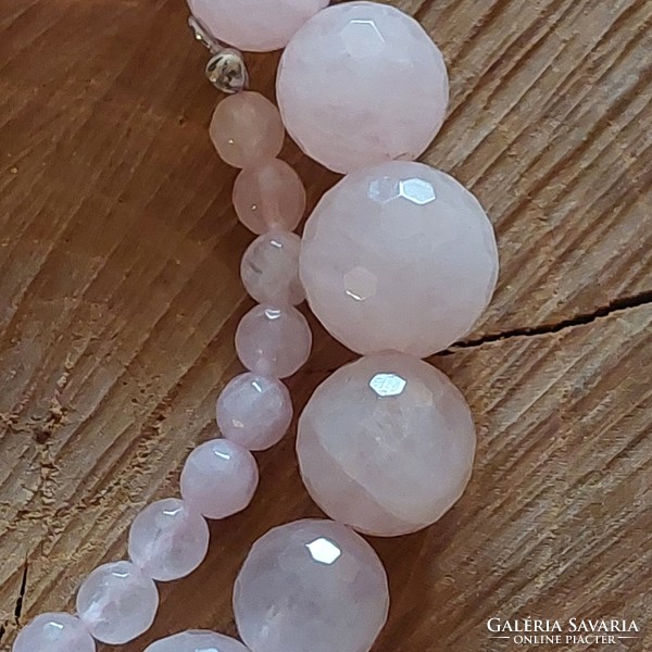 Beautiful faceted cut rose quartz necklace with silver mounting, made of growing grains