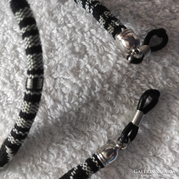 Woven, textile eyeglass chain - also for metal-sensitive people