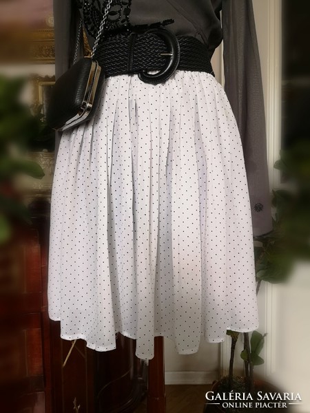 Size 38 pin-spotted muslin skirt, black and white
