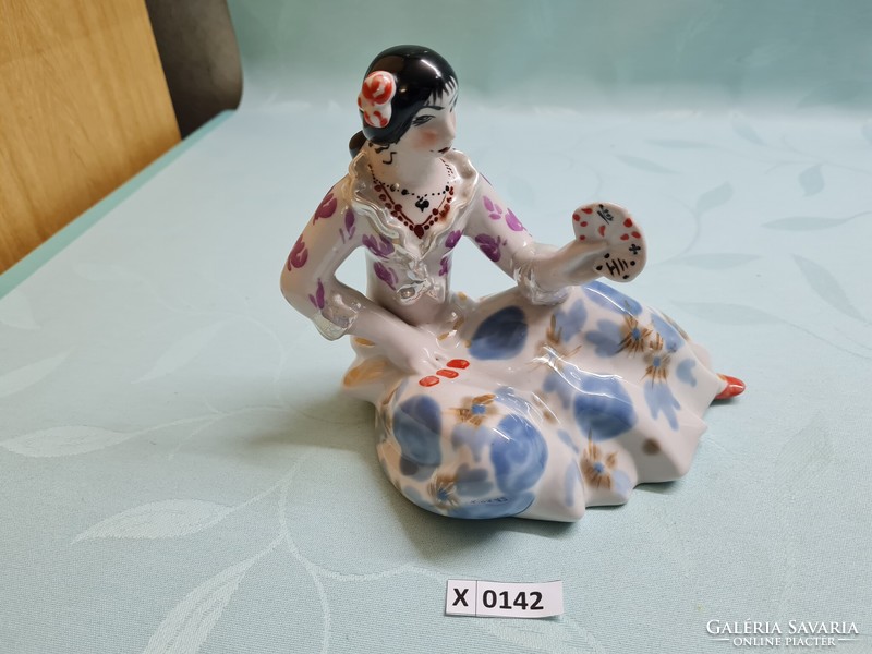 X0142 Gypsy fortune teller Ukrainian porcelain 17x14 cm