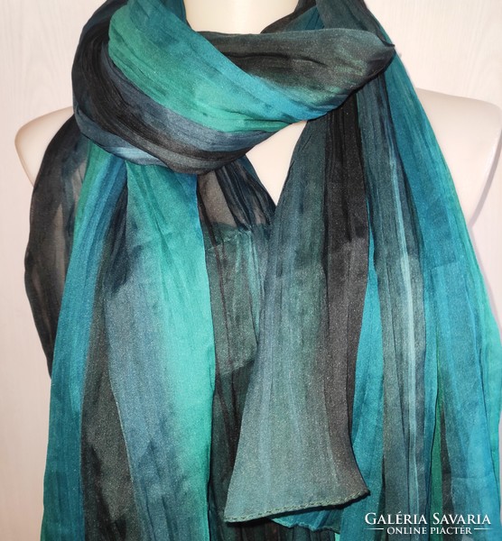 Large shawl, beach towel, made of gradational pleated material