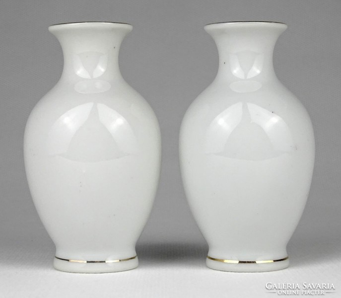 1M546 Régi kisméretű kínai porcelán váza pár 9.5 cm