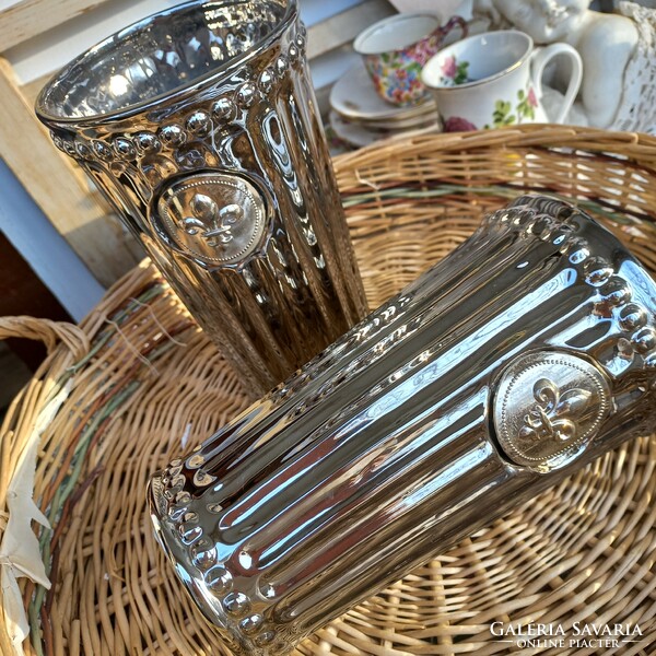 2 large vases with slats - price applies to 1 piece