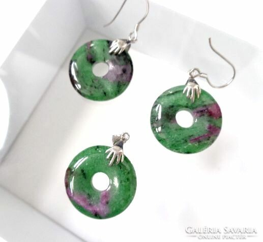 Zoisite-ruby disk earring pendant set with silver
