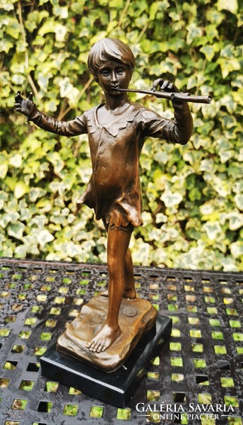 Pán Péter - bronz szobor