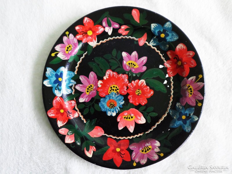 3. Old, richly painted granite wall plate 24.4 cm