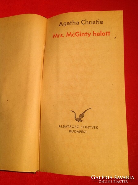 AGATHA CRISTIE: HOLTTEST A KÖNYVTÁRSZOBÁBAN 1969. és MRS. McGINTY HALOTT 1978. -egybekötve  (96)