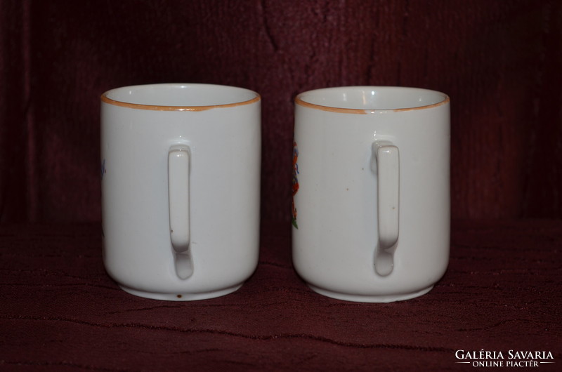 Pair of folk pattern Zsolnay mugs ( dbz 00130 )
