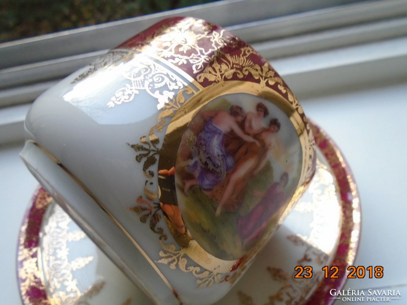 Arany brokát mintákkal,mitologikus jelenettel antik Altwien jellegű teás csésze alátéttel
