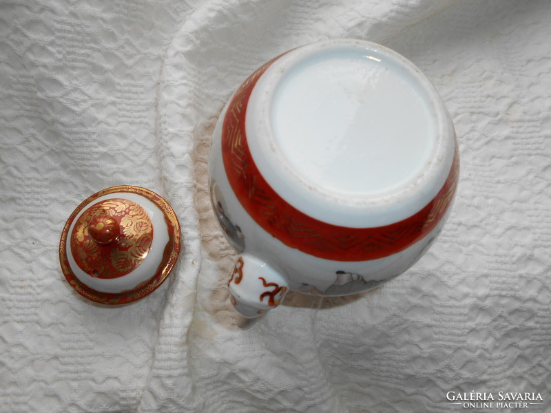 Antik tradicionális keleti   mintával kézzel festett porcelán kancsó 15 cm