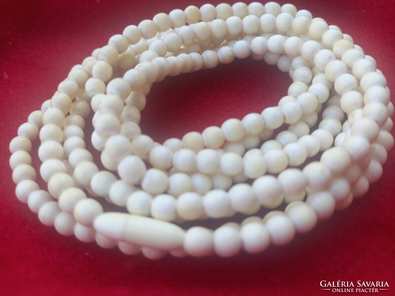 Hand-polished, string of bone beads, 150 cm